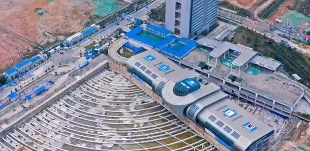 千斤頂助力建筑平移工程